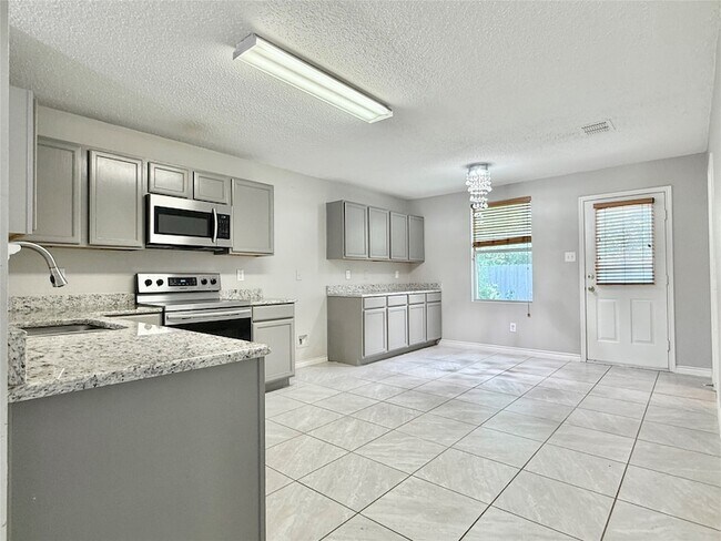 Building Photo - 1620 Flagstone Ln