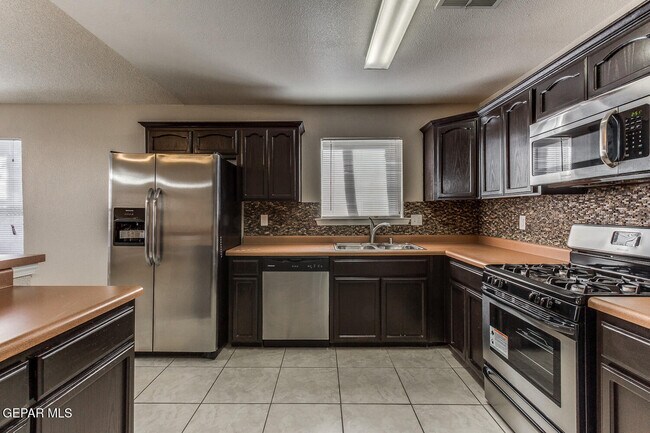 Building Photo - 3132 Tierra Bowles Dr