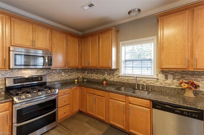 Building Photo - 3932 Stumpy Lake Ln
