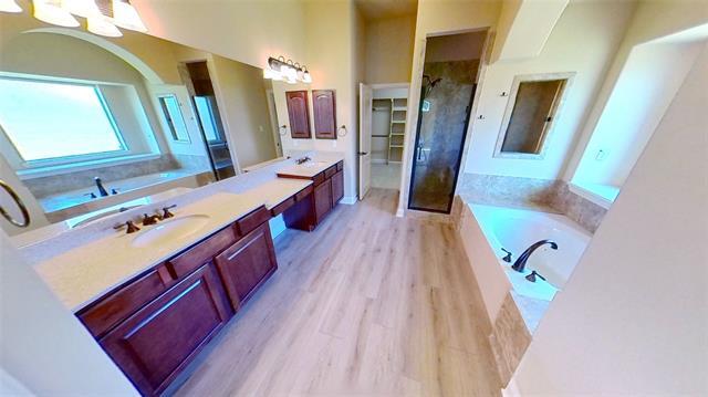 Building Photo - 4504 Woodcrest Ln