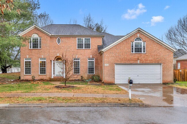 Primary Photo - Spotless home for rent in sought after Fie...