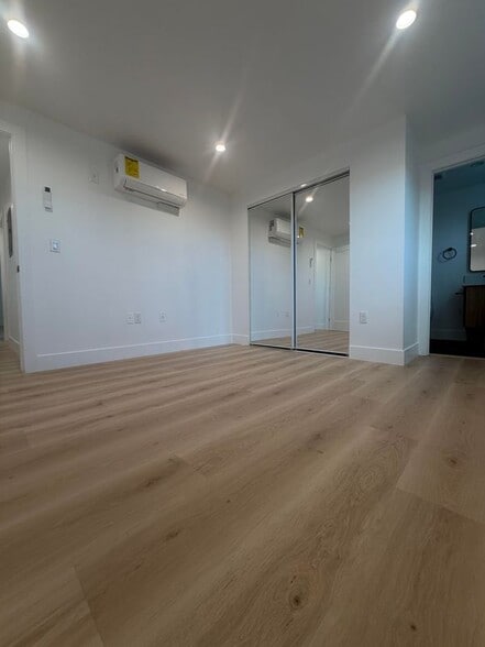 Building Photo - 3209 W 18th St