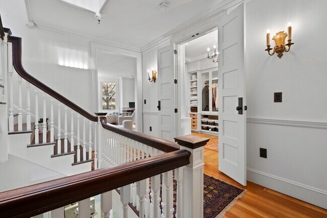 Building Photo - 15 Regent Cir