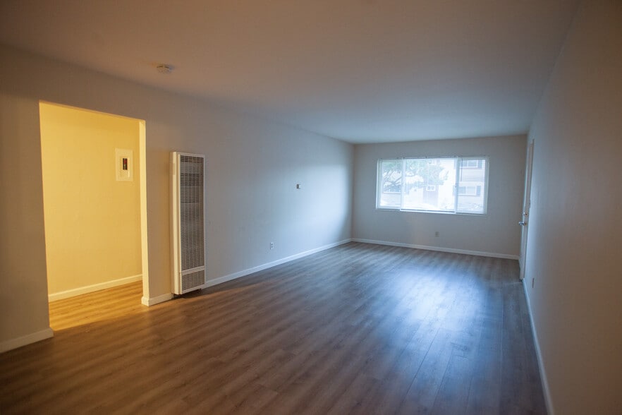 Building Photo - 621 Grand Fir Ave