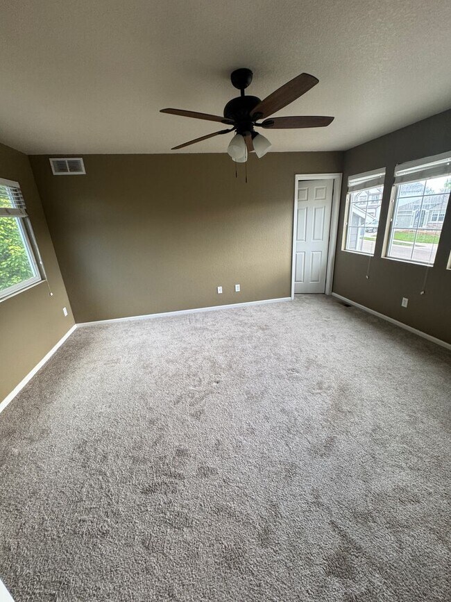 Building Photo - 2127 Mainsail Dr