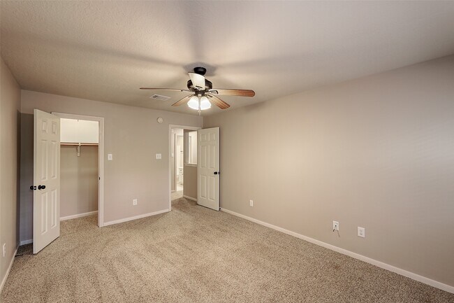 Building Photo - 10 Hancock St