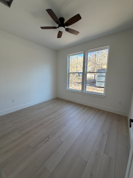 Building Photo - 211 Kahana Ln