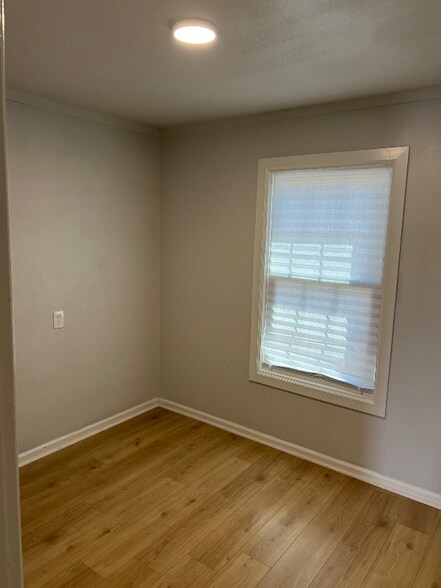 Building Photo - 2409 S Williams St