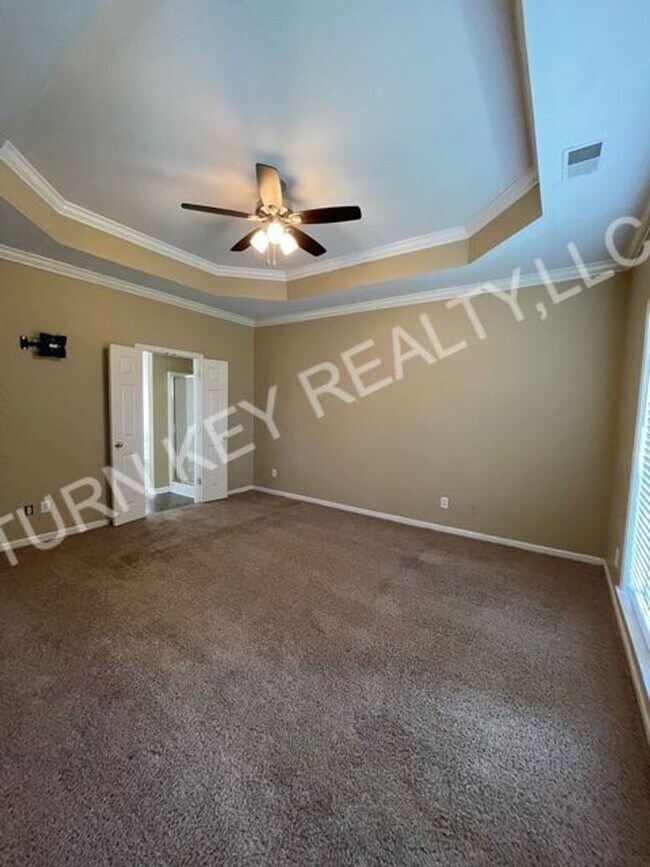 Building Photo - 515 Enclave Cir