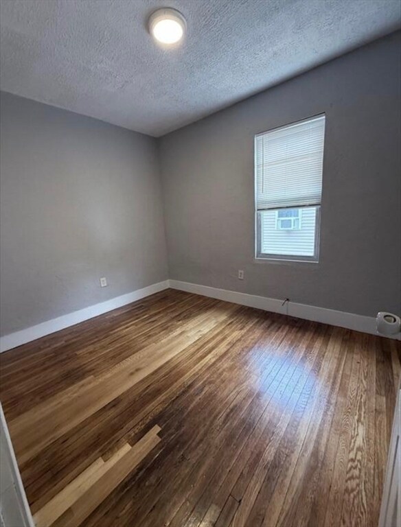Building Photo - 32 Callender St