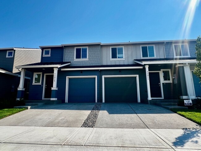 Building Photo - Free rent offered Beautiful New Smart Home...