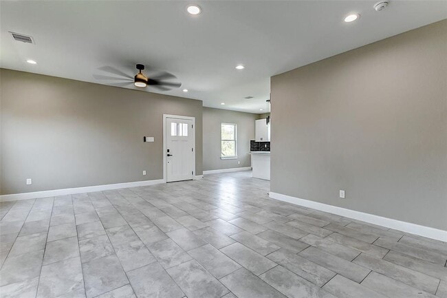 Building Photo - 5854 Southville St
