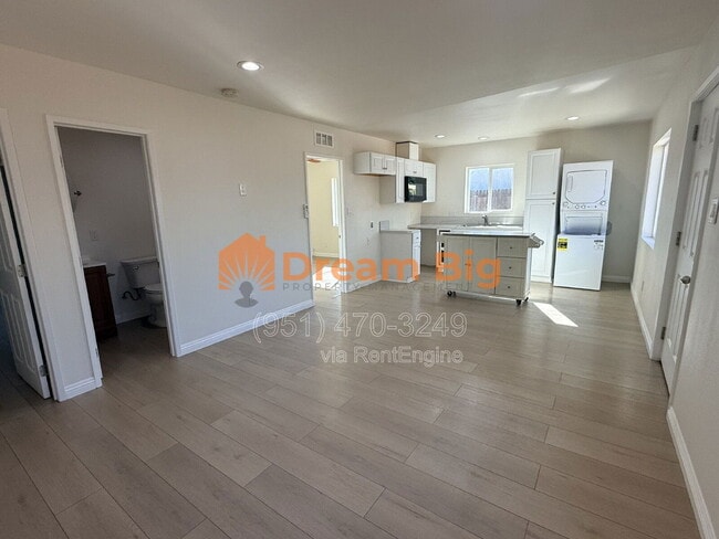 Building Photo - 509 W Lorraine Pl