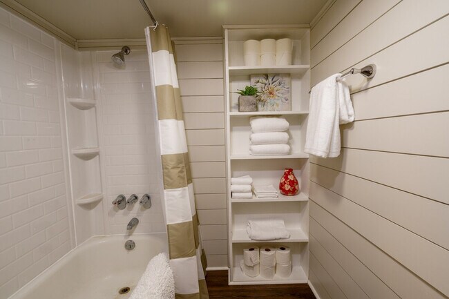 Building Photo - 421 Pennsylvania Ave