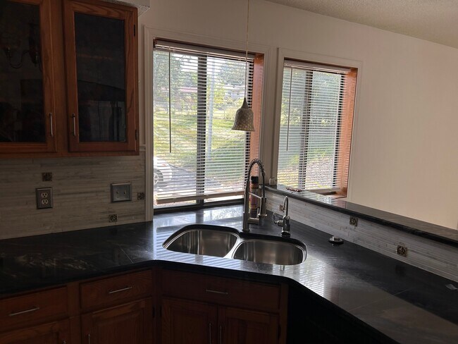 Building Photo - 234 Cedar Grove Dr