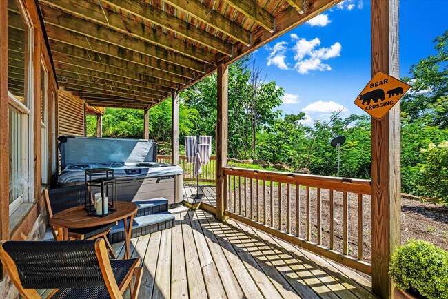 Building Photo - 208 Tunnel Ridge Dr