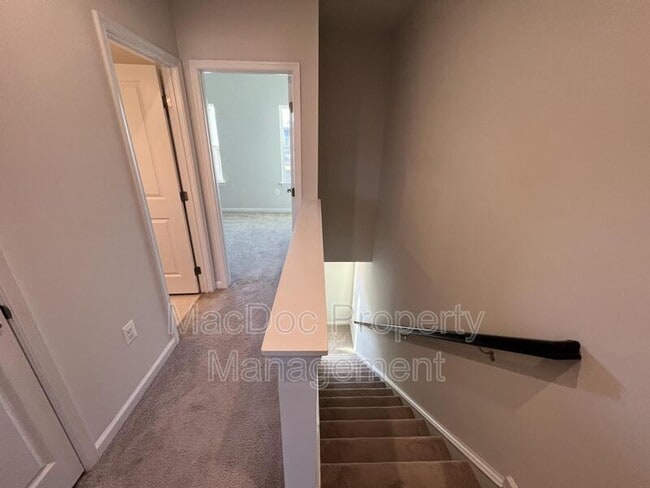 Building Photo - 505 Rolling Valley Dr