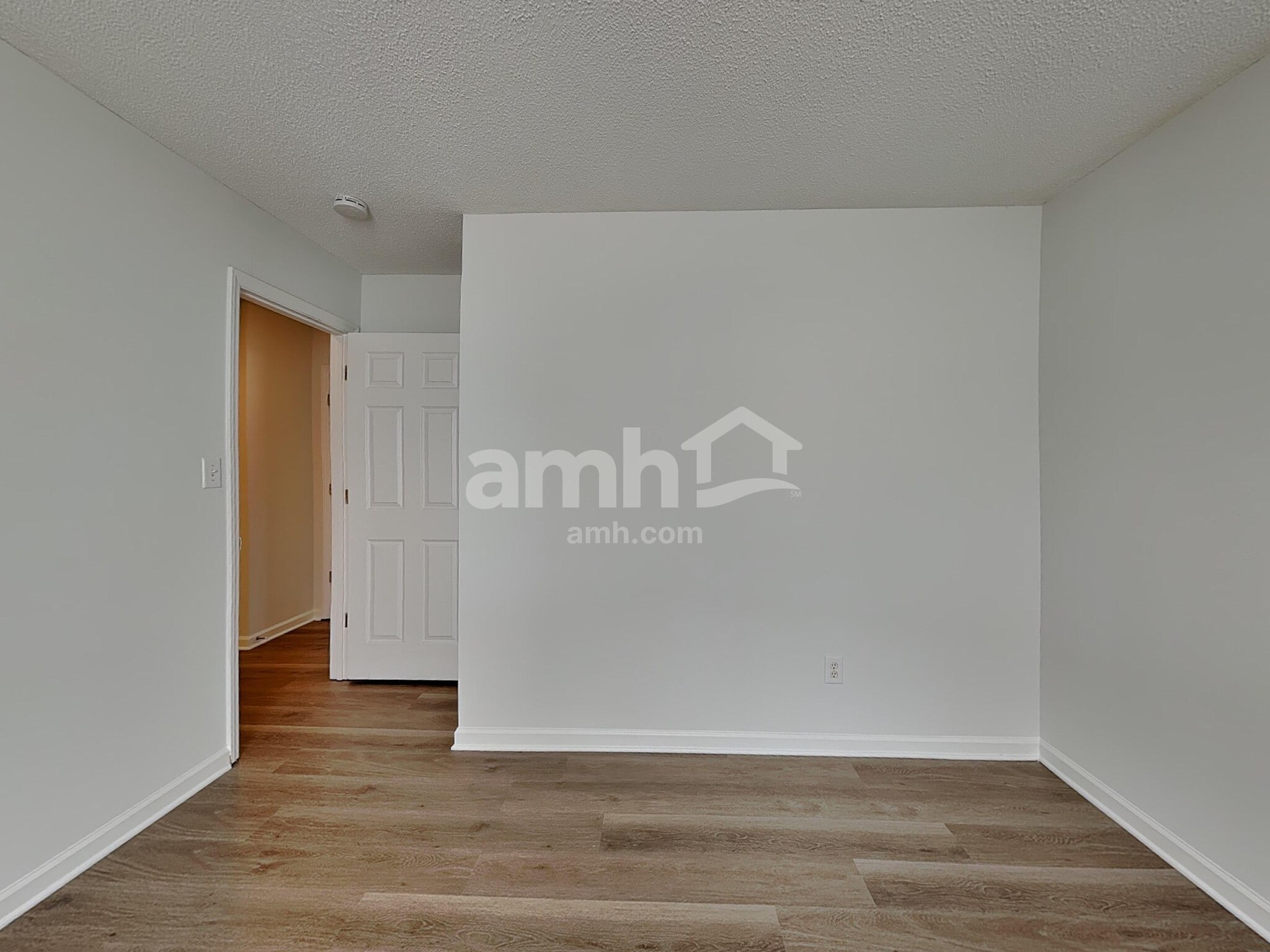 Building Photo - 2803 Stadium Dr