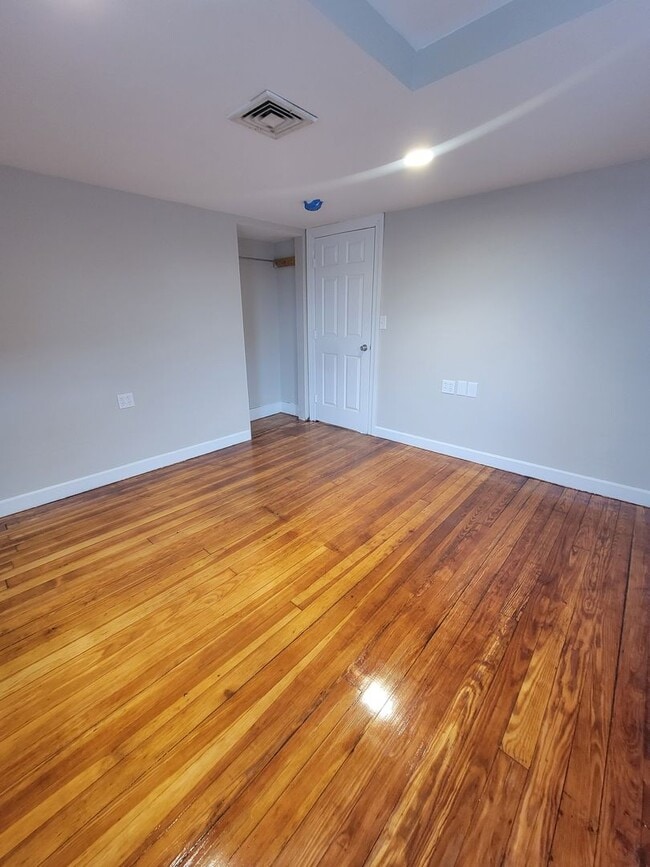 Building Photo - 15 Broadway-Unit 2