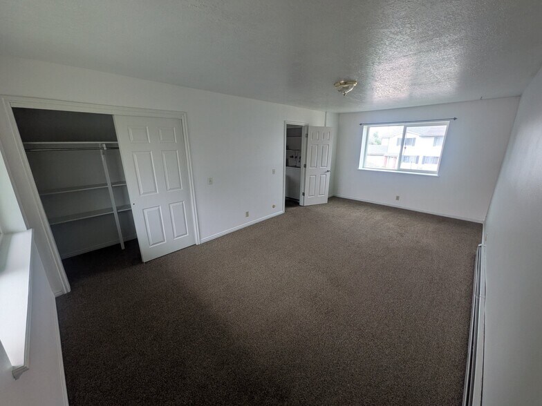 Building Photo - 186 W 1100 N