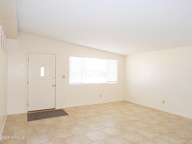 Building Photo - 172 Andrea Dr