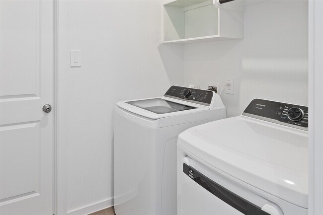 Building Photo - 17754 Pansy Heron Trl