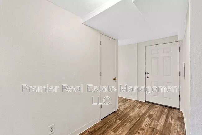 Building Photo - 768 S Krameria St