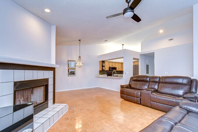 Building Photo - 2749 Countryside Blvd