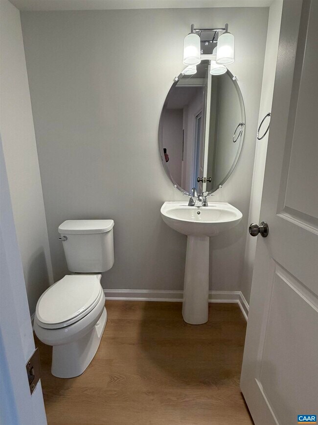 Building Photo - 5992 Cling Ln