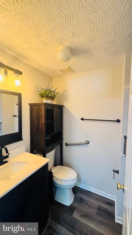 Building Photo - 601 Himes Ave
