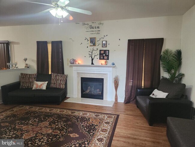 Building Photo - 20934 Freedom Run Dr