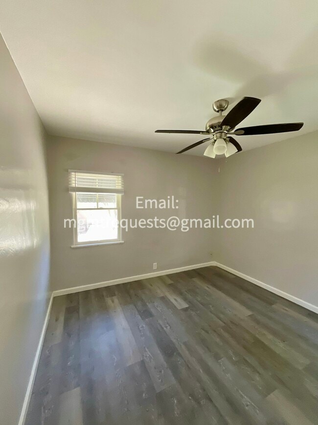 Building Photo - 4228 Tenth St, Unit 4232