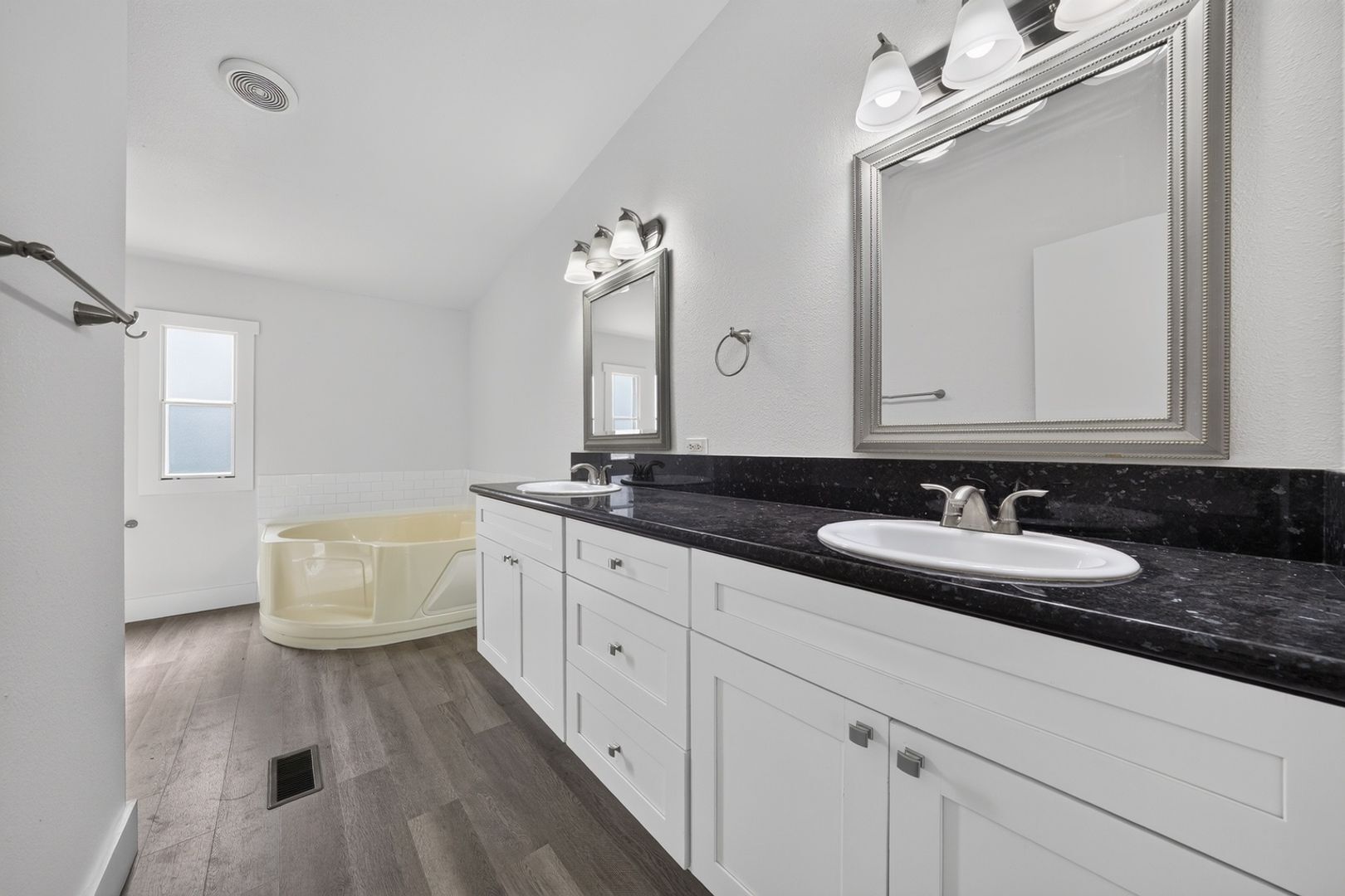 Building Photo - 9303 Redfish Dr