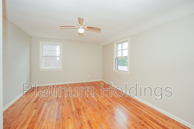 Building Photo - 13790 Cedar Rd