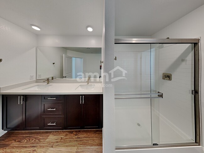 Building Photo - 3320 Blodwen St