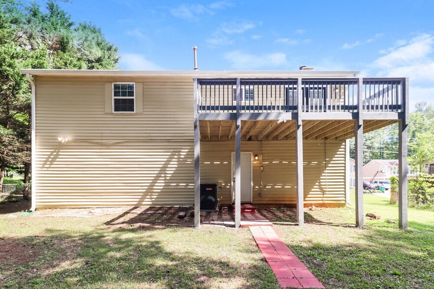 Building Photo - 5224 Brough Ln