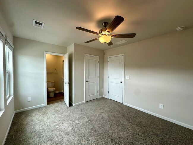 Building Photo - 4130 County Down Ave