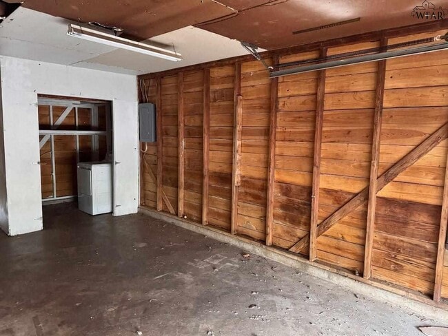 Building Photo - 1401 E Cortez Dr