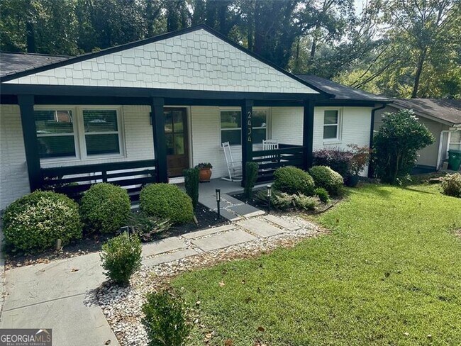 Building Photo - 2434 Rockcliff Rd SE