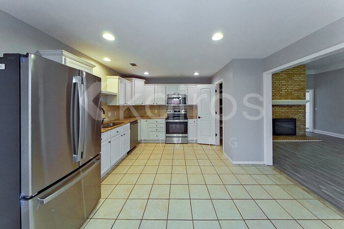 Building Photo - 8407 Taos Dr
