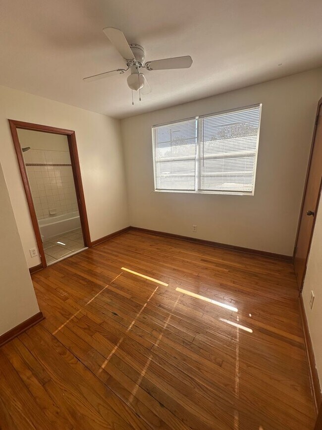 Building Photo - Welcome Home, Cozy House For Rent, JAX Heights