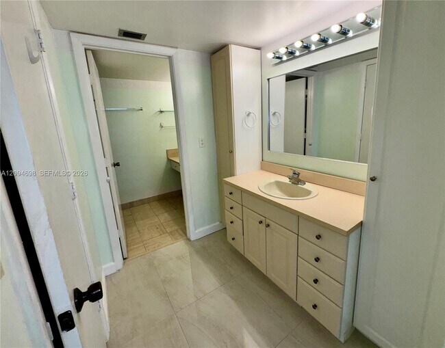 Building Photo - 1201 S Ocean Dr