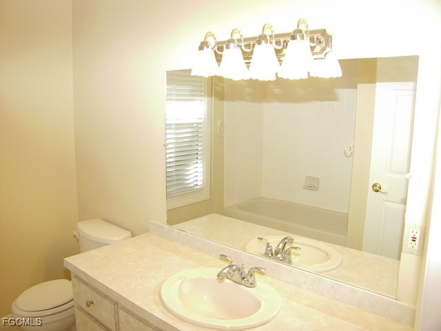 Building Photo - 620 Robert Ave