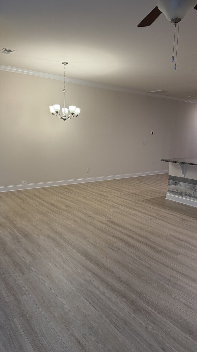 Building Photo - 403 Yellow Fox Rd