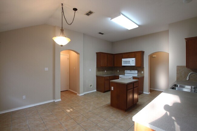 Building Photo - Almost Ready! 3 Bedroom 2 Bathroom Home in...