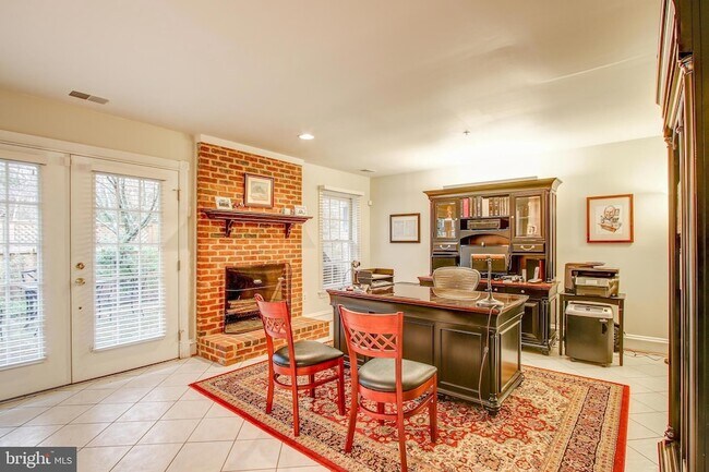 Building Photo - 9700 Whitley Park Pl