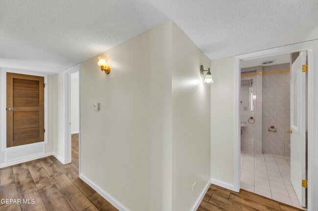 Building Photo - 2153 Trawood Dr