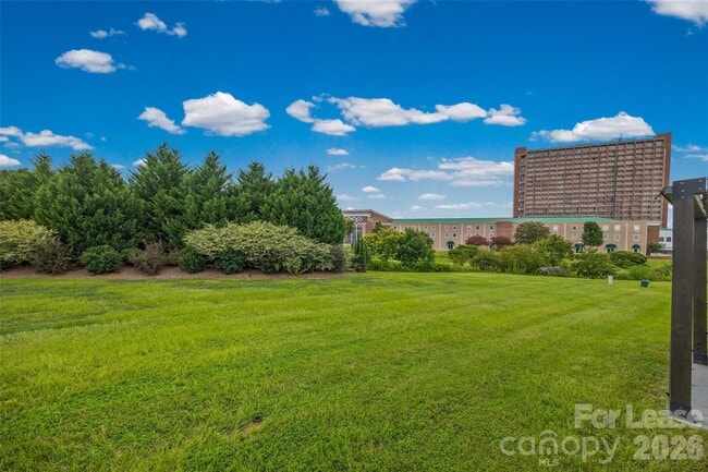 Building Photo - 872 Summerlake Dr
