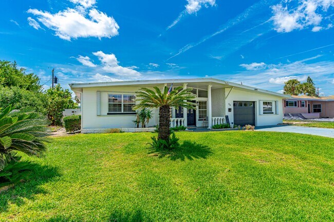 Building Photo - 94 Ivanhoe Dr