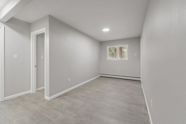Building Photo - Single Family Home For Rent